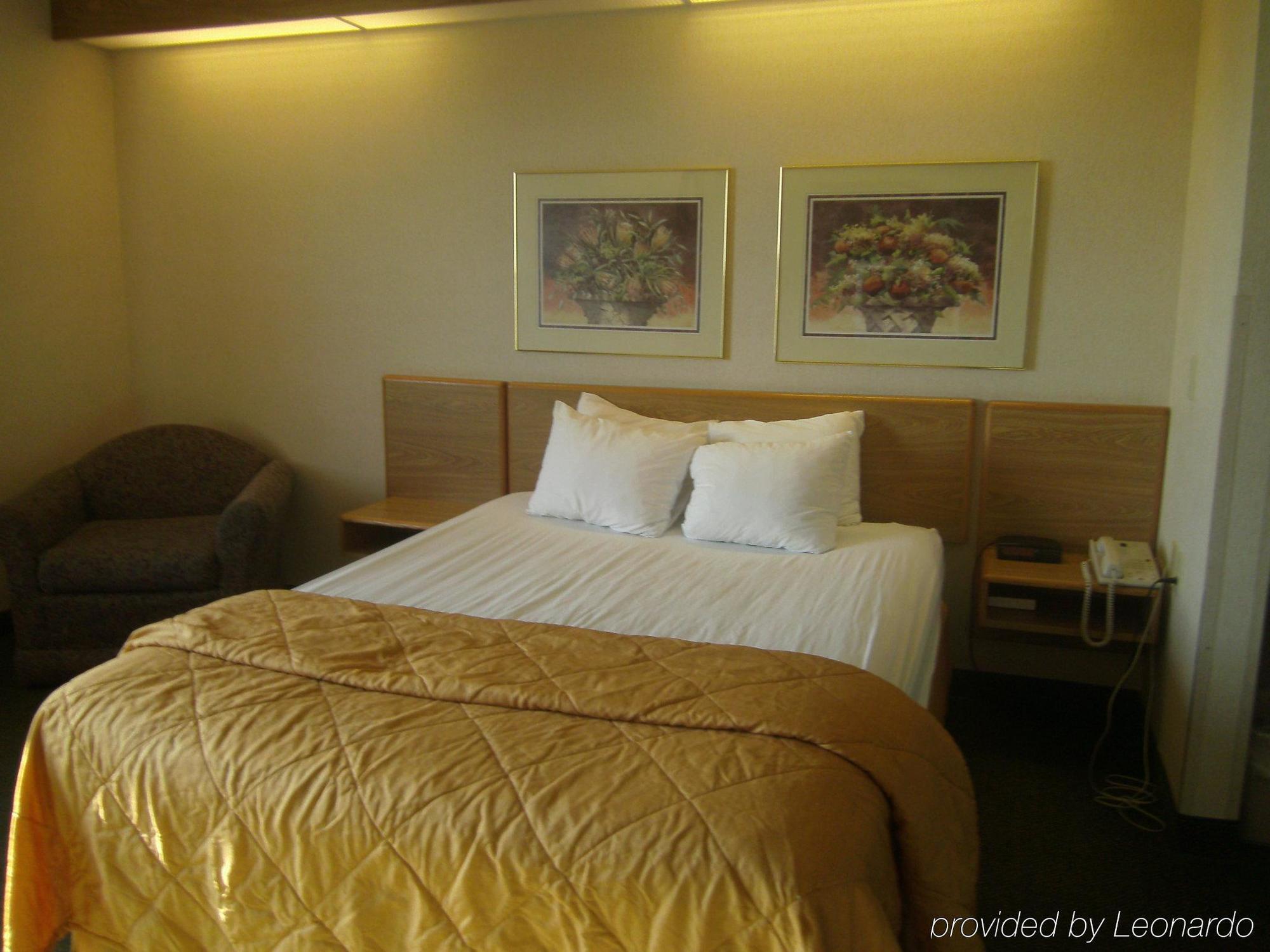 Pleasant Stay Inn & Suites Carnforth Room photo